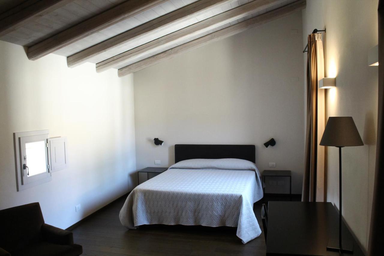 Appartamenti Palazzo De Rossi サッソ・マルコーニ エクステリア 写真
